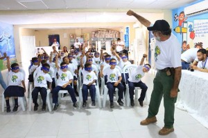 DIRECTOR FHGD EDGAR PATIÑO Y NIÑOS - Fundación Hidrobiológica George Dahl