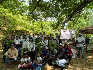 Sector público, privado y sociedad civil unidos para sembrar árboles en áreas protegidas - Fundación Hidrobiológica George Dahl